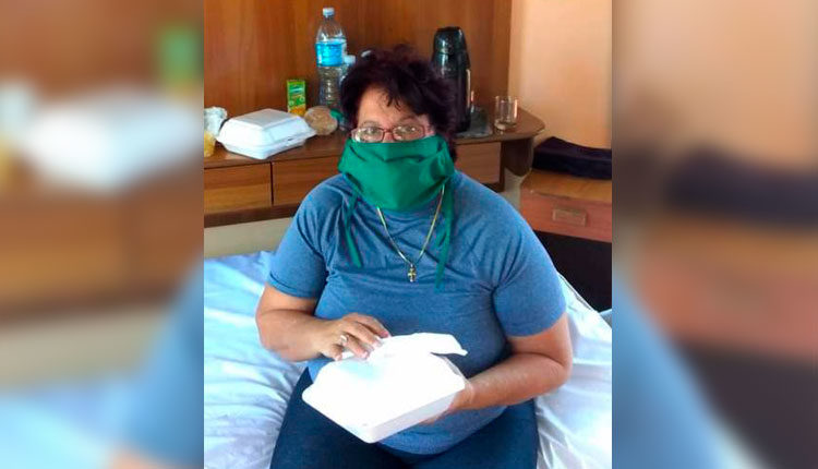 Irma Ramírez Quiñonez, una de las pinareñas que permanece en el centro de aislamiento de Pinar del Río. / Foto: Zorileidys Pimentel Miranda.