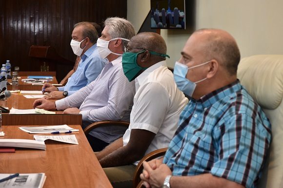 COVID-19: Cuba entró en fase de transmisión autóctona limitada A partir de la etapa de trasmisión autóctona limitada en la que entra el país, el Primer Ministro, Manuel Marrero Cruz, se refirió a un nuevo conjunto de medidas para facilitar el aislamiento social.