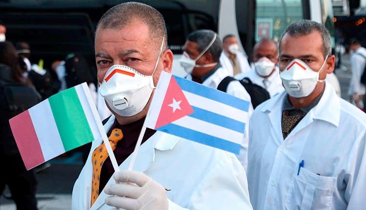 Apoyan intelectuales argentinos solicitud de Nobel de la Paz para médicos cubanos