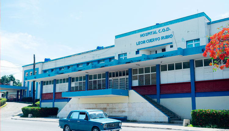 A siete décadas de creado el hospital, se intensifican acciones de mantenimiento constructivo en las cuatro salas dedicadas a la actividad quirúrgica y se acomete la pintura de las distintas instalaciones.