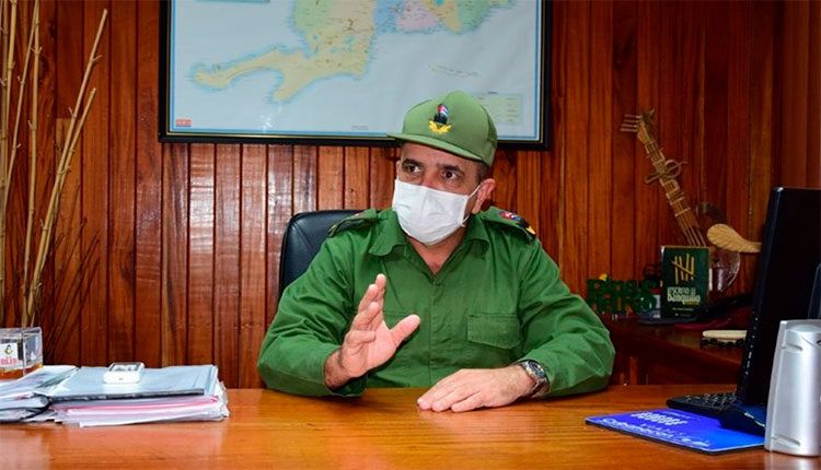 Julio César Rodríguez Pimentel, presidente del Consejo de Defensa Provincial en Pinar del Río. / Foto: Januar Valdés Barrios