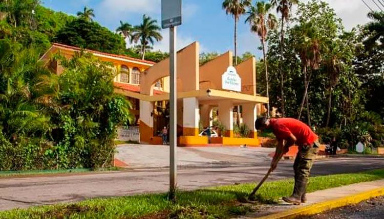 Acomenten labores de mantenimiento en instalaciones hoteleras de Pinar del Río Acometen labores de mantenimiento en instalaciones hoteleras de Pinar del Río