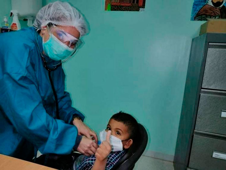 El mensaje de los médicos cubanos en Argelia: Juntos venceremos Médicos en Argelia