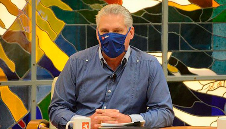 Gobierno cubano informa sobre medidas para la recuperación tras la epidemia de la COVID-19 El presidente Miguel Díaz-Canel Bermúdez en la Mesa Redonda. / Foto: Presidencia Cuba / Telegram.