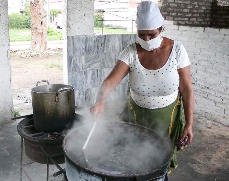 Desarrollo local frente a la COVID-19 en Pinar del Río La venta de comidas elaboradas es una de las ofertas de mayor demanda entre la población.