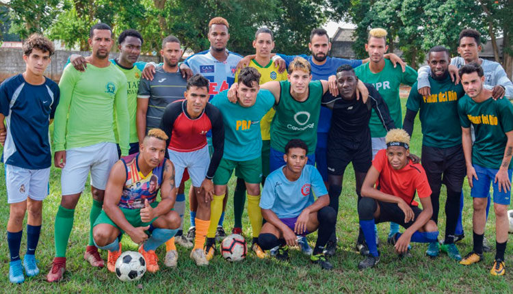 Parte de la plantilla de Pinar del Río en un entrenamiento para el torneo Clausura del fútbol, que finalmente quedó interrumpido por la propagación de la COVID-19. / Foto: Archivo Guerrillero.