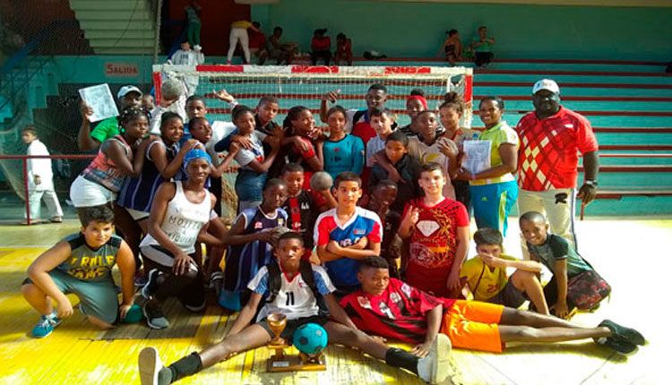 La copa El tren de la victoria es un torneo de vital importancia para el desarrollo del balonmano en Pinar del Río. / Foto tomada de www.rguama.icrt.cu