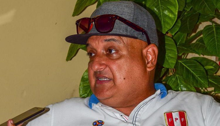Heriberto Suárez, comisionado provincial de béisbol, informa que 1 200 palcos nuevos se colocaron en las gradas del ‟San Luis”, para bienestar de los aficionados pinareños