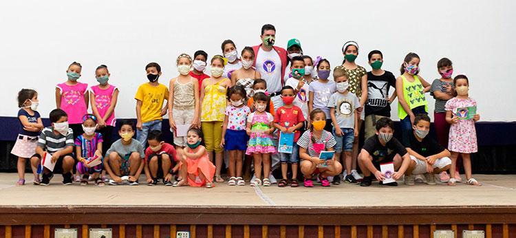 Niños en Pinar del Río protagonizan primer live-action hecho en Cuba El pasado domingo, en ocasión del Día de los Niños, se estrenó en el cine Praga el primer live-action realizado en Cuba