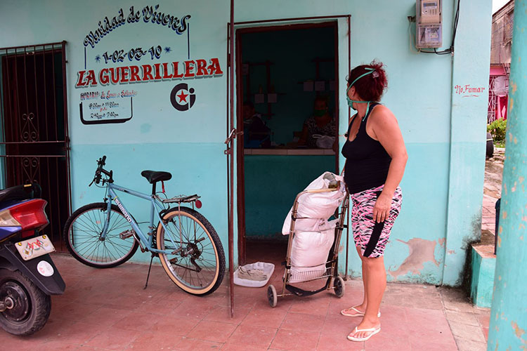 Pinar del Río se prepara para el paso de Laura bodega