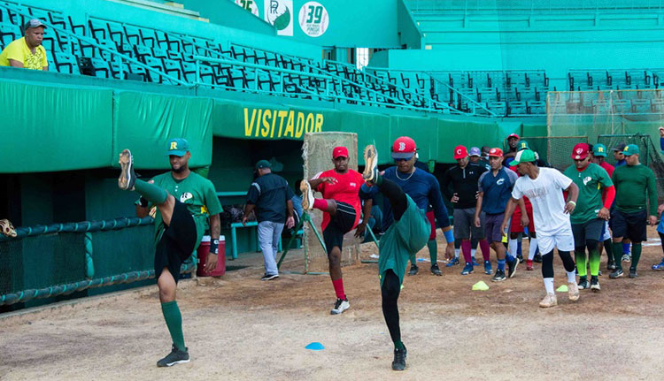 Comenzaron entrenamientos de preselección de béisbol en Pinar del Río Comenzaron entrenamientos de preselección de béisbol en Pinar del Río