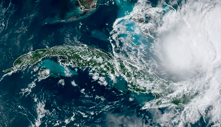 La actividad ciclónica hasta el 31 de agosto y qué pudiera ocurrir en septiembre El huracán Isaías al norte del oriente de Cuba el 31 de julio. Imagen: NOAA.