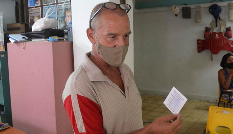Habilitan locales en La Habana donde solicitar tarjetas de uso temporal Habilitan locales en La Habana donde solicitar tarjetas de uso temporal