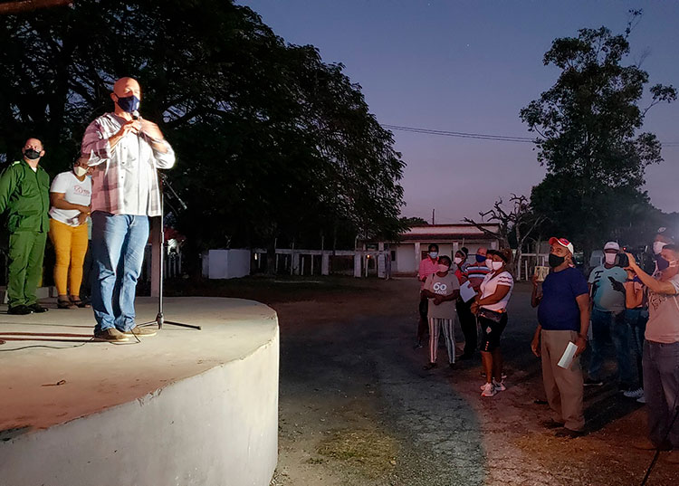 Recorre Gerardo Hernández Nordelo comunidades vecinales en provincia Pinar del Río Recorre Gerardo Hernández Nordelo comunidades vecinales en provincia Pinar del Río