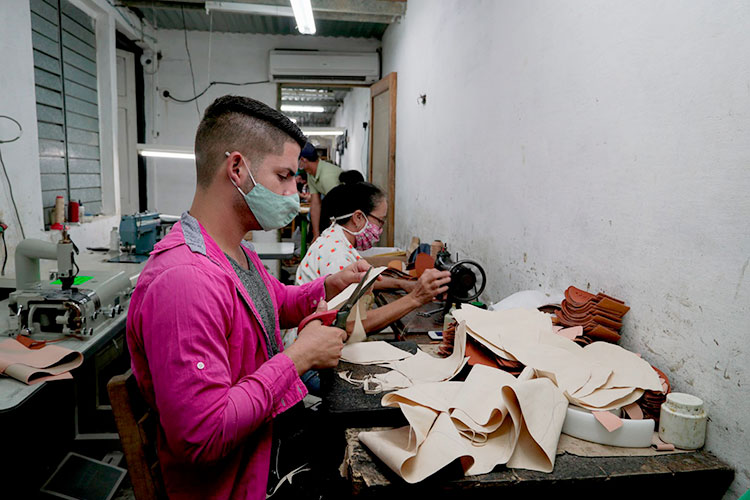 Confianza en lo novedoso La calidad es lo primero para los trabajadores del taller.