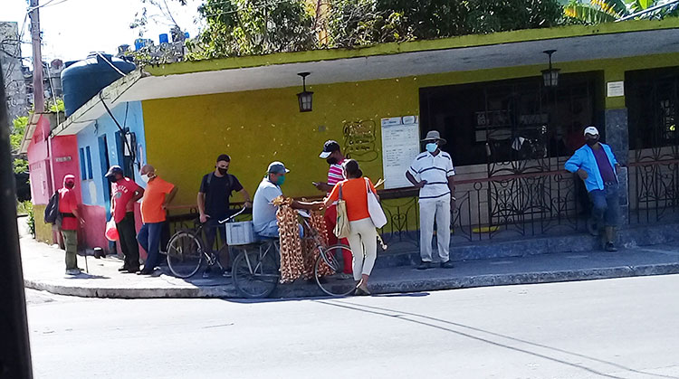 Pinar del Río incrementará rigor de restricción de movilidad ciudadana Las colas en los últimos días.