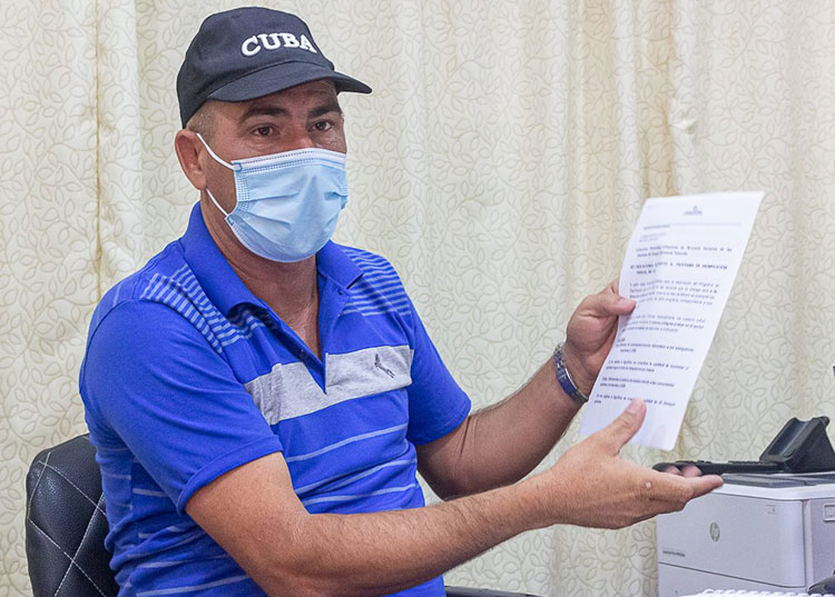 Enaltecer la virtud del trabajo en Pinar del Río El director Osvaldo Santana hace énfasis en el cumplimiento de los indicadores económicos, productivos y financieros de las estructuras incluidas en la dignificación. / Foto: Jaliosky Ajete Rabeiro