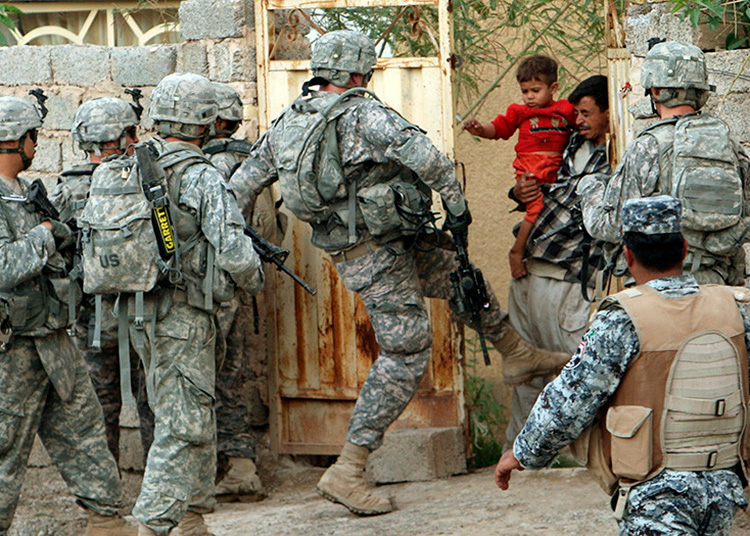 Los tristes ejemplos de las intervenciones “humanitarias” Los estadounidenses se retiraron de Irak en 2011 y regresaron tres años después como parte de una coalición