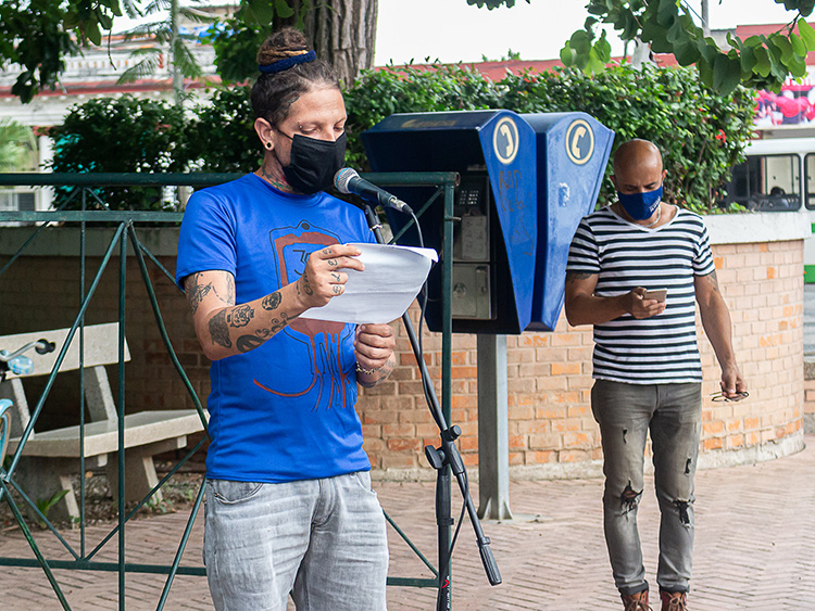 “Las palabras siempre sanarán más que los puños” Lázaro Dayron Corvea Cuní, instructor de arte y presidente de la Brigada José Martí en Pinar del Río. / Foto: Jaliosky Ajete