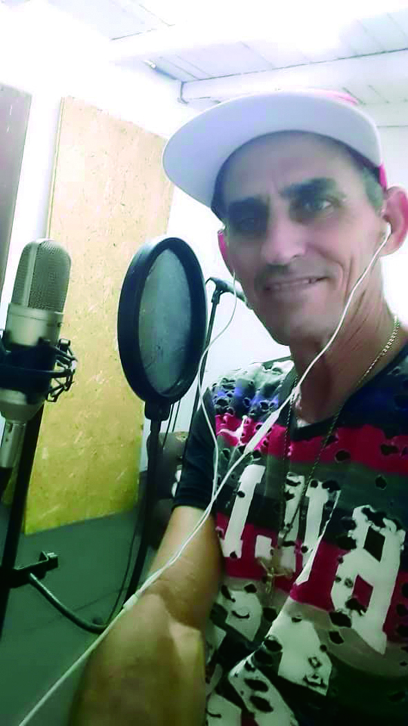 Enrique Luis y la música que le nace Enrique Luis