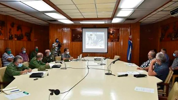 Presidente cubano, junto al primer ministro, recorren Pinar del Río tras paso del Huracán Ida (+Fotos) Presidente cubano, junto al primer ministro, recorren Pinar del Río tras paso del Huracán Ida