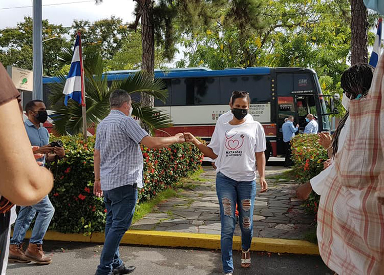 De Matanzas a Pinar del Río: regresan profesionales sanitarios para reforzar asistencia médica De Matanzas a Pinar del Río: regresan profesionales sanitarios para reforzar asistencia médica
