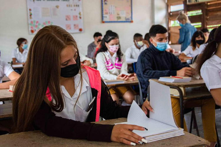 Retornan las actividades docentes presenciales en Pinar del Río Curso escolar en Pinar del Río