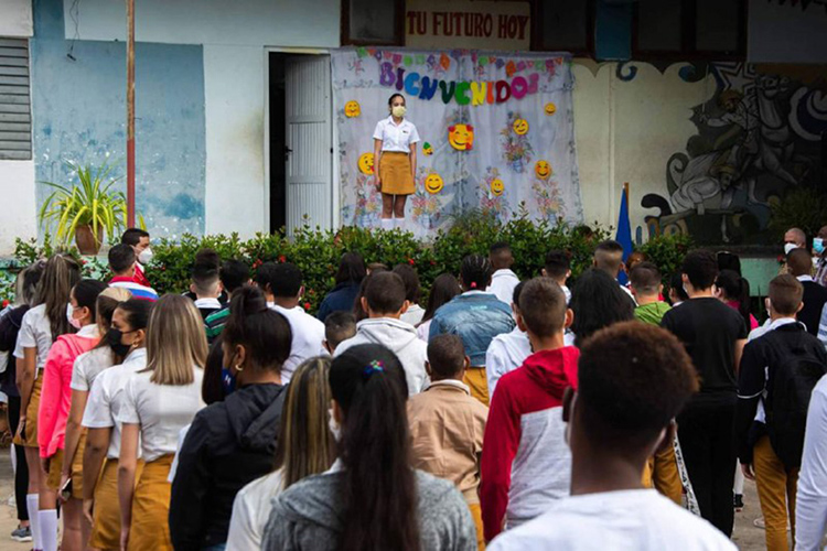 Retornan las actividades docentes presenciales en Pinar del Río Curso escolar en Pinar del Río
