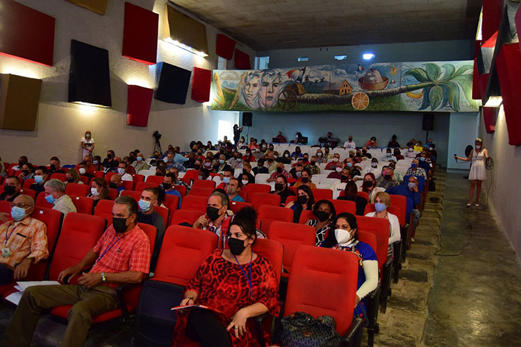 Los incumplimientos en la mira de los militantes sanjuaneros Asamblea de balance del PCC San Juan y Martinez 4