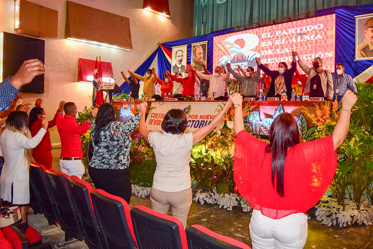 Los incumplimientos en la mira de los militantes sanjuaneros Asamblea de balance del PCC San Juan y Martinez 6