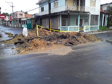 Los caminos del agua en Pinar del Río En la intersección de Frank País (Sol) y Antonio Tarafa (Galiano) se ejecutan acciones para mejorar el suministro a las comunidades cercanas.