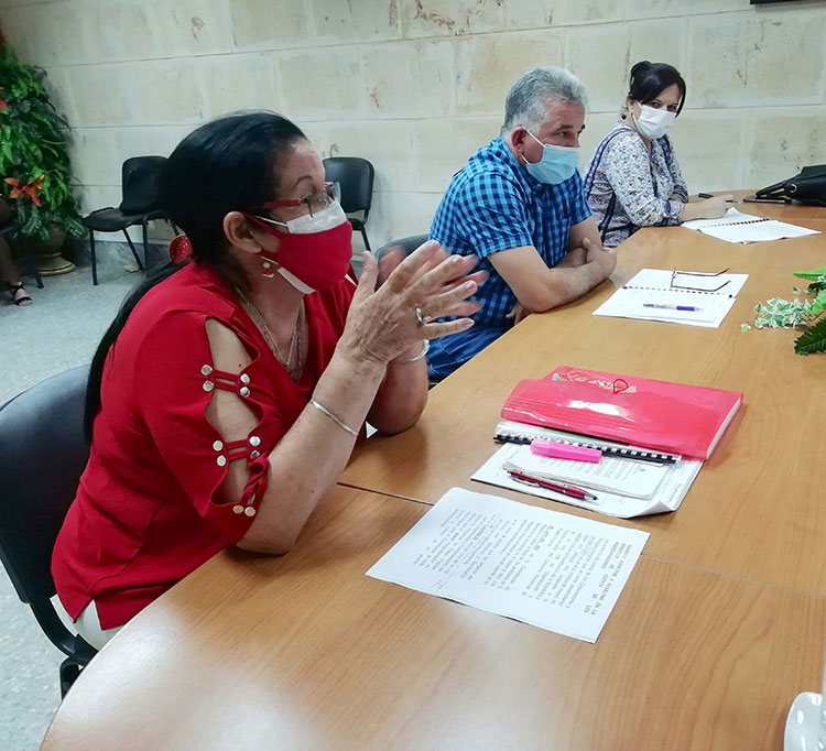 Rindió cuenta vicegobernadora de Pinar del Río Elisa Extremera, funcionaria del departamento para la atención a los órganos locales del Poder Popular en el Consejo de Ministros, señaló lo novedoso de este proceso que se realiza a lo largo de todo el país y que no debe confundirse con la tradicional evaluación de cuadros