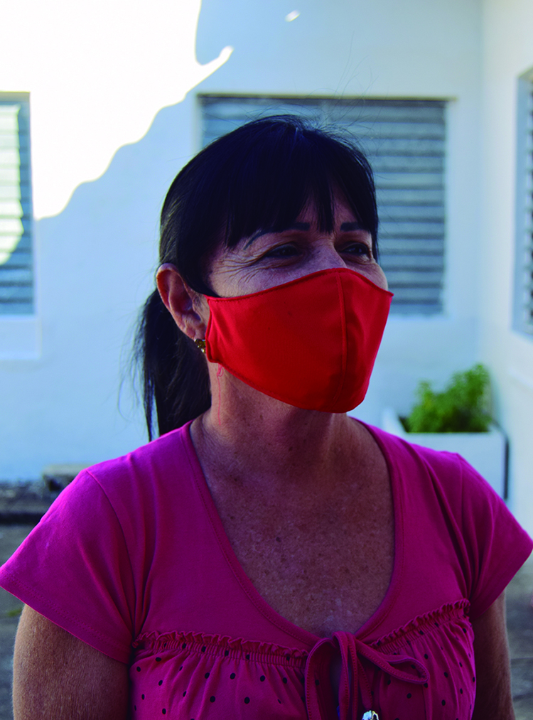 La historia tejida a mano de una maestra en Pinar del Río Omaida Román Suárez