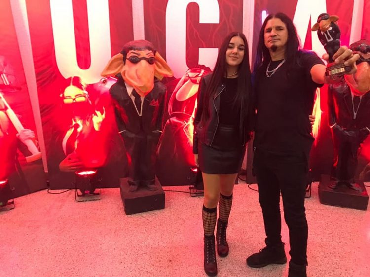 Una joven promesa Rock en Cazuela