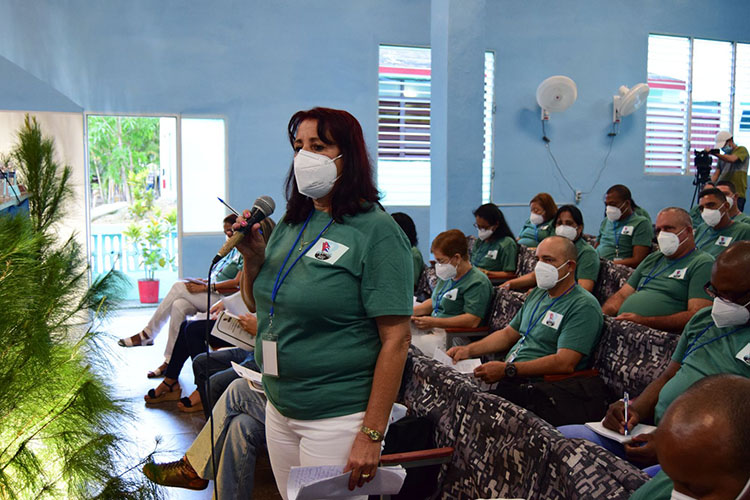 El Partido en Minas de Matahambre en vínculo con el pueblo asamblea del pcc en minas de matahambre 2