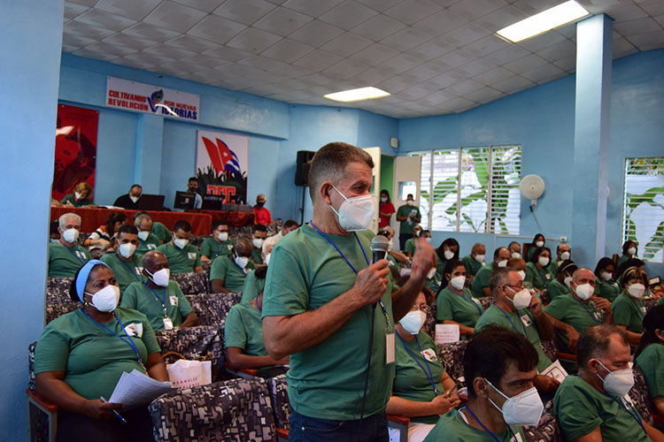 El Partido en Minas de Matahambre en vínculo con el pueblo asamblea del pcc en minas de matahambre 3
