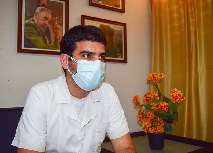 Premiar el humanismo en Pinar del Río Eduardo Enrique Cecilia Paredes, presidente de la FEU de la UCM, destacó el papel de los jóvenes de las Ciencias Médicas en el enfrentamiento a la COVID-19 en la provincia / Foto: Januar Valdés Barrios
