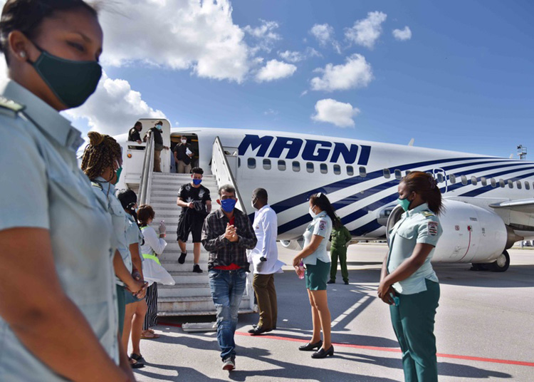 Retornan desde México a 77 migrantes irregulares cubanos Retornan desde México a 77 migrantes irregulares cubanos