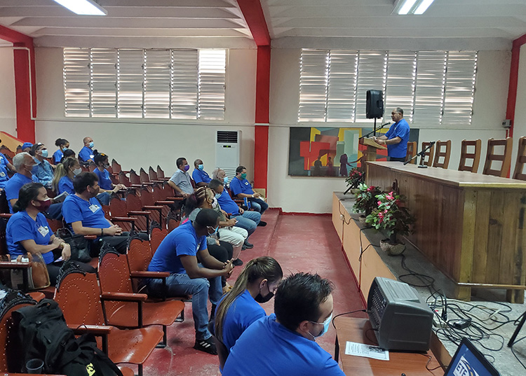 Desarrollan Fórum Nacional de Ciencia y Técnica de empresas de Transporte Escolar en Pinar del Río Desarrollan Fórum Nacional de Ciencia y Técnica de empresas de Transporte Escolar en Pinar del Río