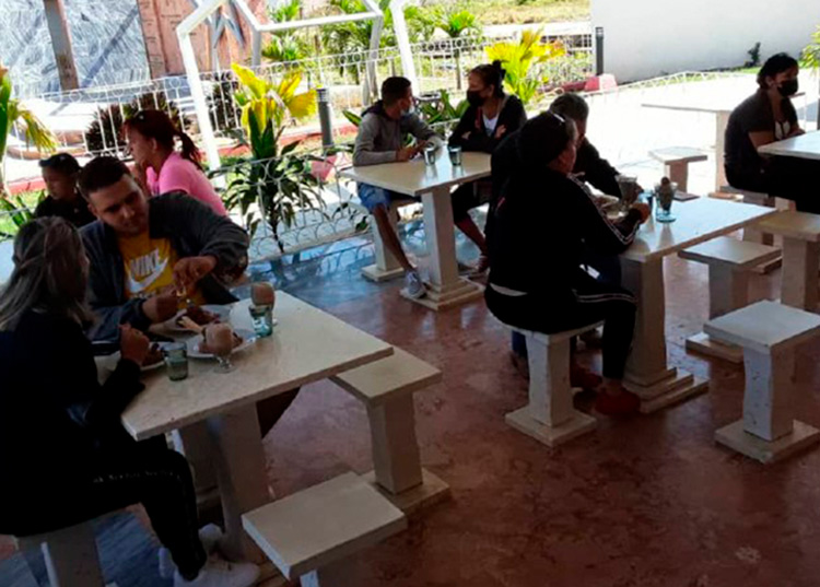 Coppelia Los Palacios en Pinar del Río, camino hacia la mediana empresa estatal Coppelia Los Palacios