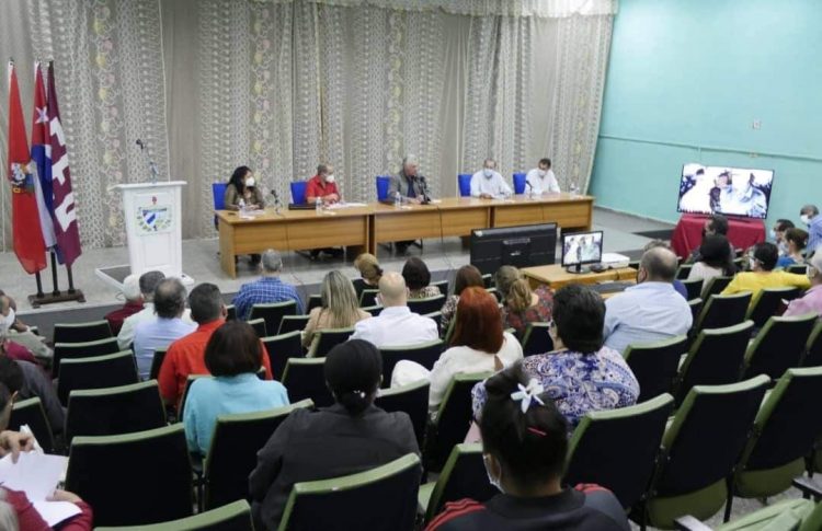 El presidente de Cuba Miguel Díaz Canel intercambió con profesores de la UPR