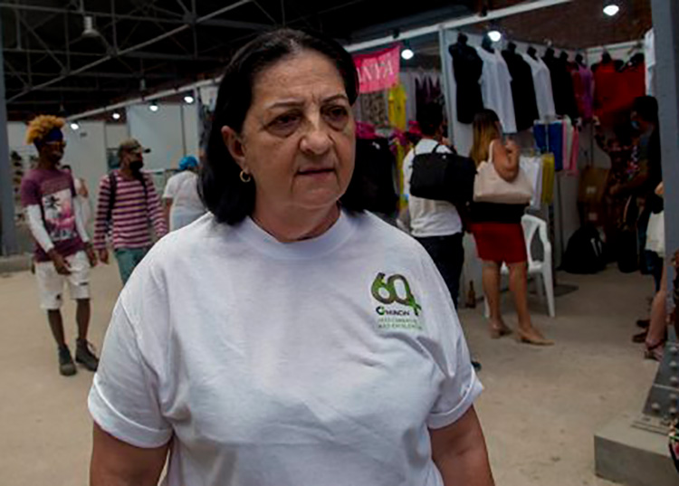 Autoridades responden sobre la exhibición desarrollada en el Encuentro de Técnicas Comerciales 2022 María del Carmen Martínez, directora del Centro de Gestión del Conocimiento del Mincin al cual está adscrito la escuela de belleza “Bella Caribe”. Foto: Ismael Francisco/ Cubadebate.