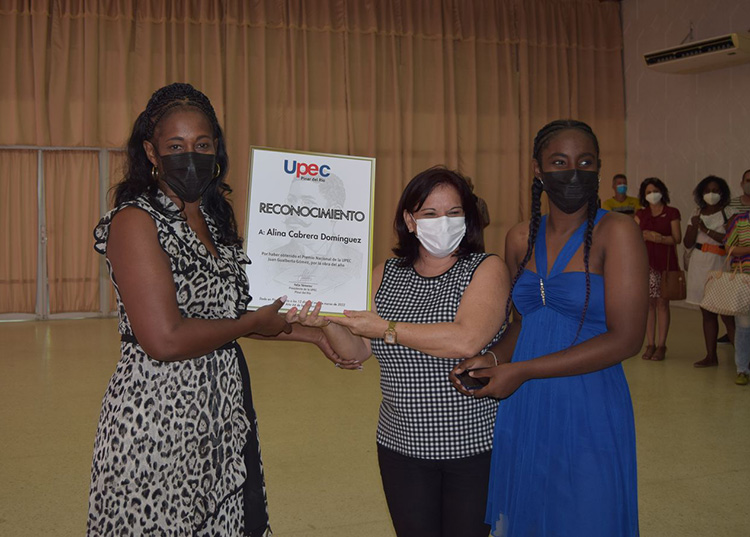 Entrega la Upec en Pinar del Río premios por la obra de la vida y del año Entrega la Upec premios por la obra de la vida y del año