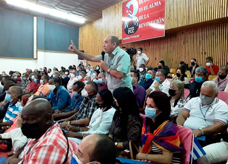 Minuto a minuto: Sesionó asamblea provincial del Partido en Pinar del Río Evelio Herrera, director de Educación en Pinar del Río