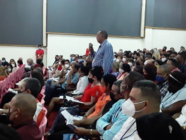 Minuto a minuto: Sesionó asamblea provincial del Partido en Pinar del Río opiniones asamblea1