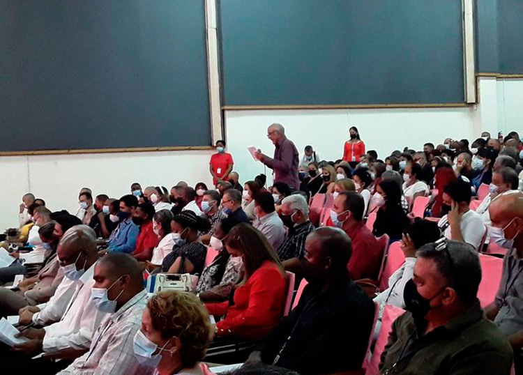 Minuto a minuto: Sesionó asamblea provincial del Partido en Pinar del Río Inicia el debate en la asamblea de balance del PCC. Servilio Jesús Córdova Torres, Hombre Habano y secretario del núcleo de la CCS Camilo Cienfuegos de San Luis