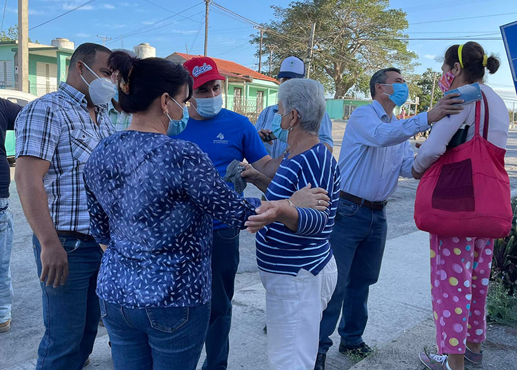 Evalúa secretaria del Partido en Pinar del Río conductora de Entronque de Herradura Evalúa secretaria del Partido en Pinar del Río conductora de Entronque de Herradura