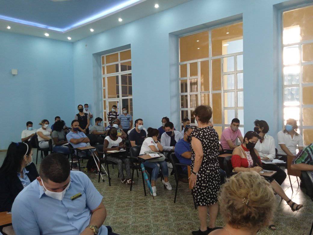 Minuto a minuto: En Pinar del Río visita parlamentaria palacio computacion visita2