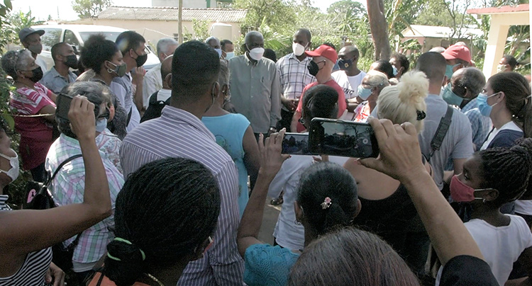 Reconocen en visita parlamentaria la cohesión de trabajo de la provincia Pinar del Río Indagó sobre los criterios que suscitó en la comunidad el proceso de consulta del Proyecto del Código de las Familias. / Foto: Pedro Paredes Hernández