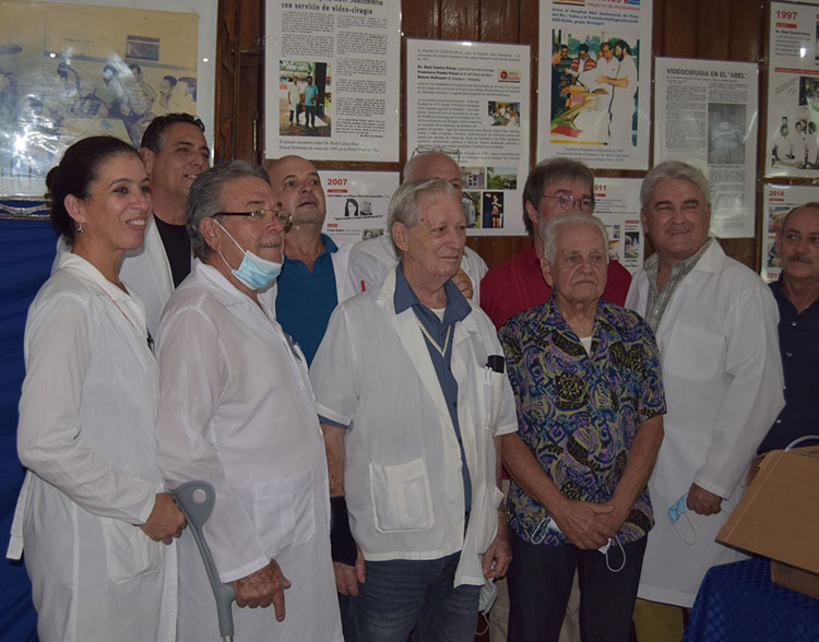 Reciben Reiner y Hilde Hofmann Medalla de la Amistad en Pinar del Río